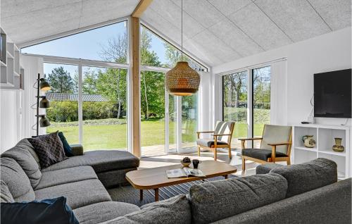6 Bedroom Nice Home In Glesborg in Glesborg