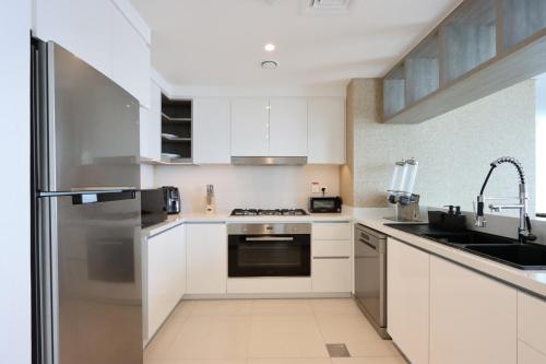Livbnb-3BR Suite next to Dubai Mall with Burj View, Dubái (foto 9)