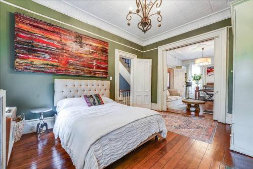 Artist Residence 3 Bedroom Brownstone in Hoboken, USA