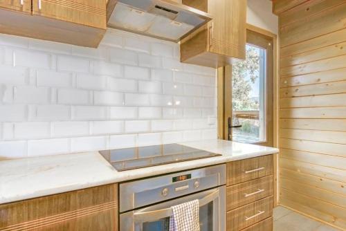Cozy wood cabin, Casino, Pool, 25 min to Madrid Center, Madrid (foto 3)
