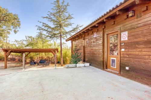 Cozy wood cabin, Casino, Pool, 25 min to Madrid Center, Madrid (foto 6)