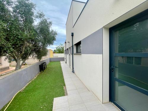 Exterior view, Bessan 2 Ch 5 personnes wifi parking calme in Bessan