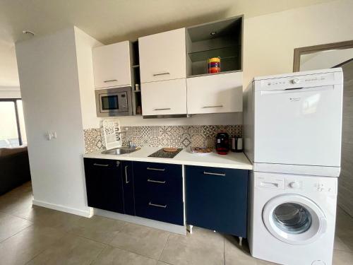 Kitchen, Bessan 2 Ch 5 personnes wifi parking calme in Bessan