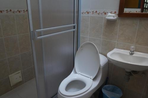 Double Room image 3