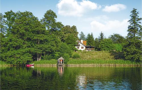 . Gorgeous Home In Milakowo With Wifi