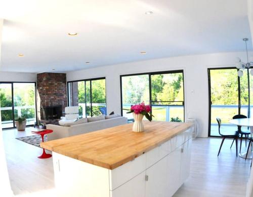 Water front East Hampton Getaway in Springs (NY)