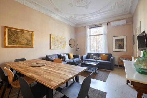 Modernist Apartment Arc de Triomf