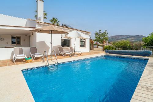 Villa with Garden View