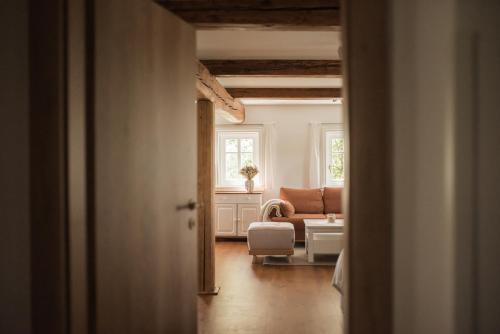 Bohdašín 17 (Bohdasin 17) in เซอร์เวนี คอสเตเลซ