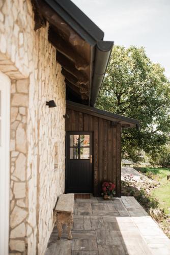 Bohdašín 17 (Bohdasin 17) in เซอร์เวนี คอสเตเลซ