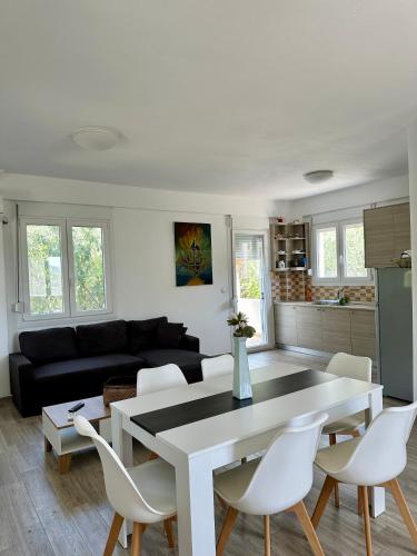 Olive Deluxe Villa Golden beach in 타소스