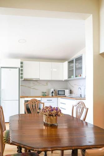 Renovated Traditional House w 3BR & Outdoor Space 5