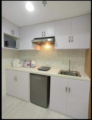 Summer10th Pinesuites Scandi Minimalist Deluxe near Our Lady of Lourdes Church