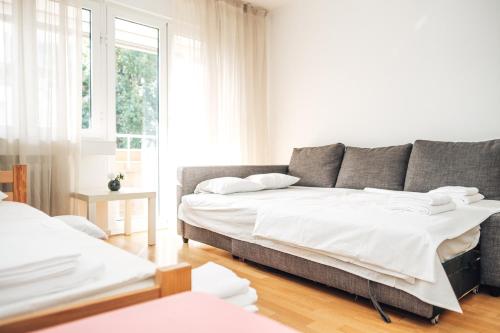 Crown Central three bedroom Apartment - image 5