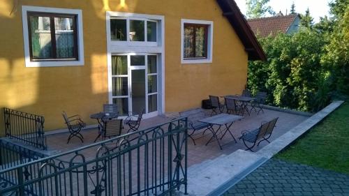 Balcony/terrace, A Hotel Panzio 100 in Szigetmonostor