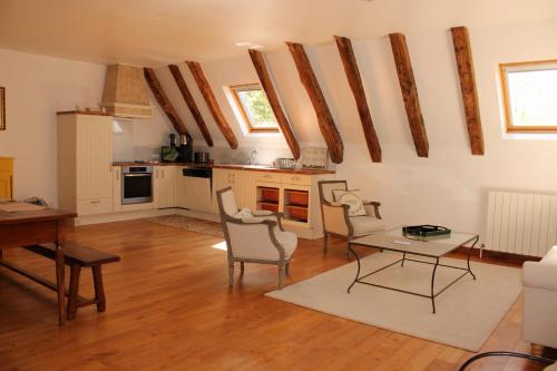 Gîte de La Devèze - salle de cinéma privée - accueil chevaux gîte à louer Labastide-Murat