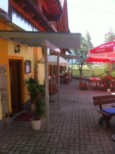 Entrance, Waldhof in St. Andra