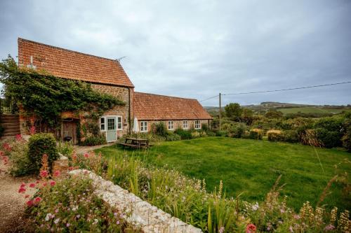 Stable Cottage - Rudge Farm Cottages, Bridport (photo 2)