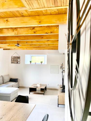 LA Conciergerie 05 - Gîte de la coopérative - Superbe Maison à L Epine - Wifi - 4 à 6 personne (LA Conciergerie 05 - Gite de la cooperative - Superbe Maison a L Epine - Wifi - 4 a 6 personne) in Serres