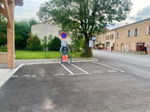 LA Conciergerie 05 - Gîte de la coopérative - Superbe Maison à L Epine - Wifi - 4 à 6 personne (LA Conciergerie 05 - Gite de la cooperative - Superbe Maison a L Epine - Wifi - 4 a 6 personne) in Serres