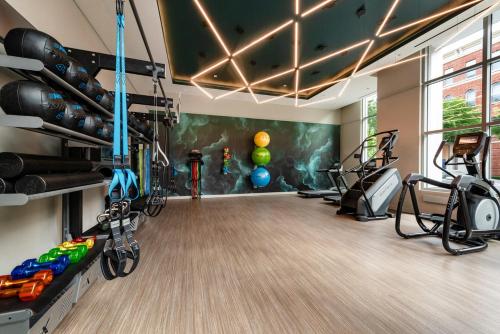 Prime Metro Proximity - Condo at Clarendon in Arlington, USA