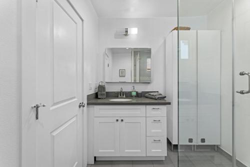 Muirfield Chic City Bungalow with Parking 1,2,3, Los Angeles (zdjęcie 9)