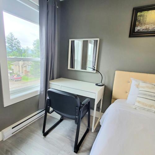AC Mountain Retreat 3 BR Garden House Near Heritage Park, Coliseum , HWY 1 in Chilliwack, Canada