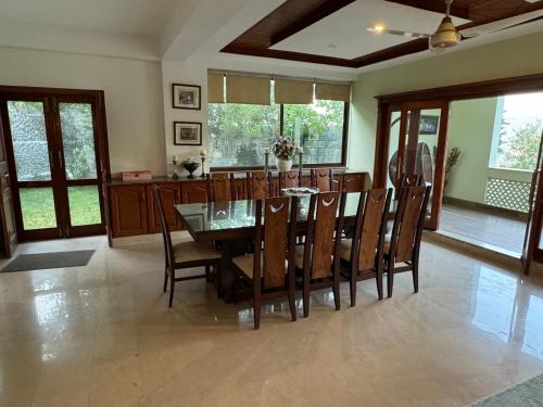 3-BR Murree Hills Hideaway with Scenic View - image 4