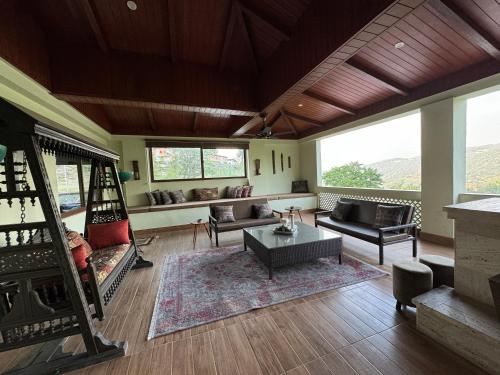3-BR Murree Hills Hideaway with Scenic View - image 6