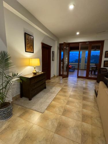 3-BR Murree Hills Hideaway with Scenic View - image 7