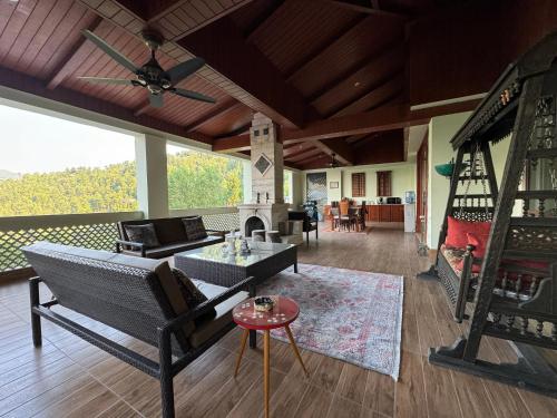 3-BR Murree Hills Hideaway with Scenic View - image 10