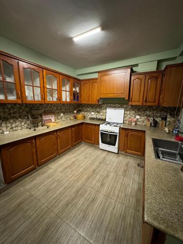 3-BR Murree Hills Hideaway with Scenic View - image 13