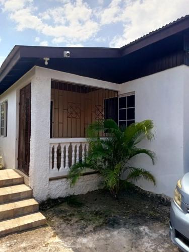 Tiny's Place, Negril