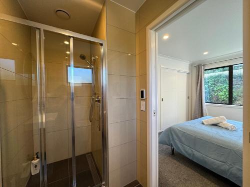 NO PARTY ALLOWED, Entire Brand New 3 bedroom townhouse, free unlimited fibre wifi and free parking NO PARTY ALLOWED, Entire Brand New 3 bedroom townhouse, free unlimited fibre wifi and free parking