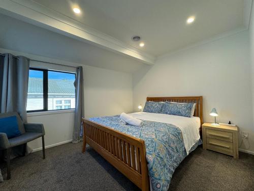 NO PARTY ALLOWED, Entire Brand New 3 bedroom townhouse, free unlimited fibre wifi and free parking NO PARTY ALLOWED, Entire Brand New 3 bedroom townhouse, free unlimited fibre wifi and free parking