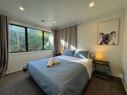 NO PARTY ALLOWED, Entire Brand New 3 bedroom townhouse, free unlimited fibre wifi and free parking NO PARTY ALLOWED, Entire Brand New 3 bedroom townhouse, free unlimited fibre wifi and free parking