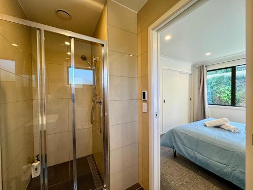 NO PARTY ALLOWED, Entire Brand New 3 bedroom townhouse, free unlimited fibre wifi and free parking NO PARTY ALLOWED, Entire Brand New 3 bedroom townhouse, free unlimited fibre wifi and free parking