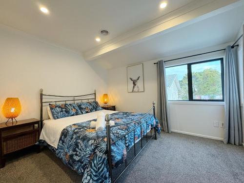 NO PARTY ALLOWED, Entire Brand New 3 bedroom townhouse, free unlimited fibre wifi and free parking NO PARTY ALLOWED, Entire Brand New 3 bedroom townhouse, free unlimited fibre wifi and free parking