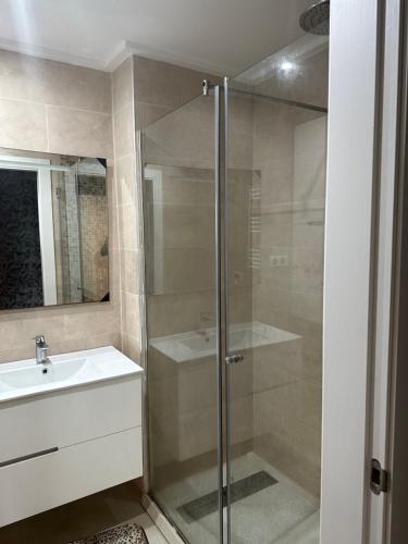 Les falaises oran in Hai Seddikia