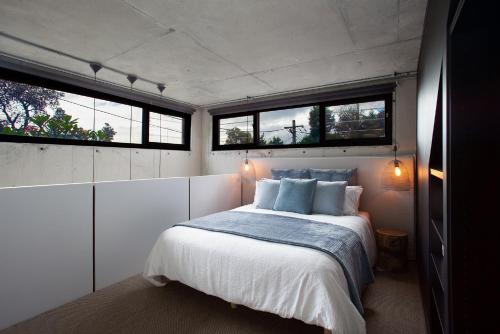 Bondi’s Luxe Studio Loft - image 9