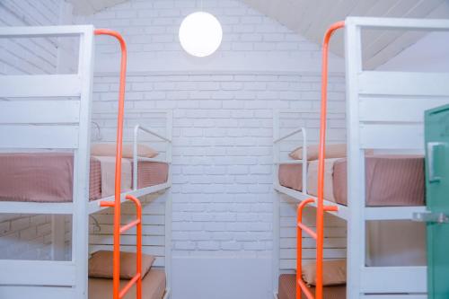 1 bunk bed
