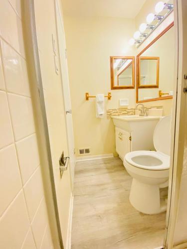 Bathroom, Master private bedroom and bathroom - Ensuite #5 in Calverton (MD)