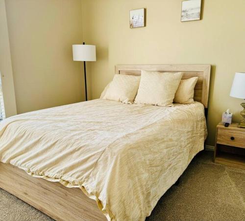 Oasis 2 bedroom minutes to the marina in Los Angeles, USA