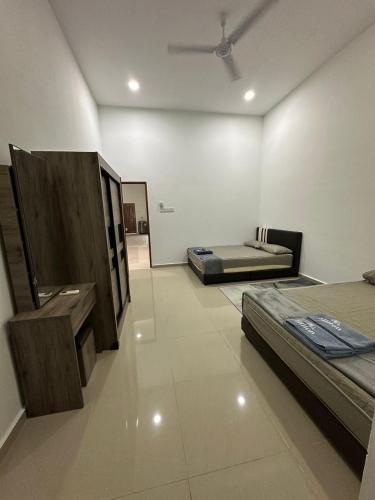 Homestay Kemaman Fyna08 Semi-D, 4 Bedrooms Dekat Pantai Kijal in Golf Course