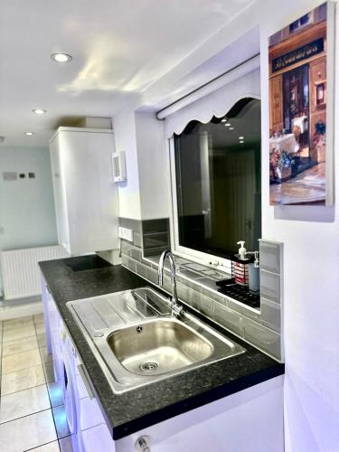 Beautiful Entire House! in Bootle