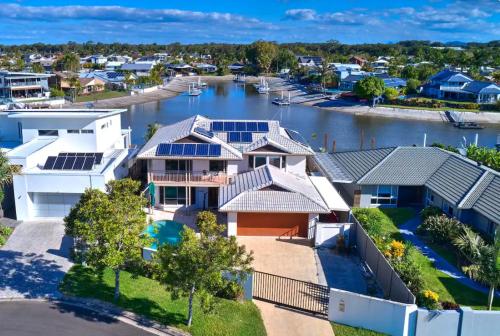 Large Canal-front House at Mooloolaba