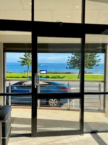 Ocean Beach Hotel, Perth
