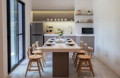 Four-Bedroom House image 8
