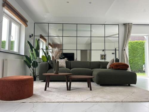 VILLA avec sauna, jacuzzi et piscine gîte à louer Braine-l'Alleud