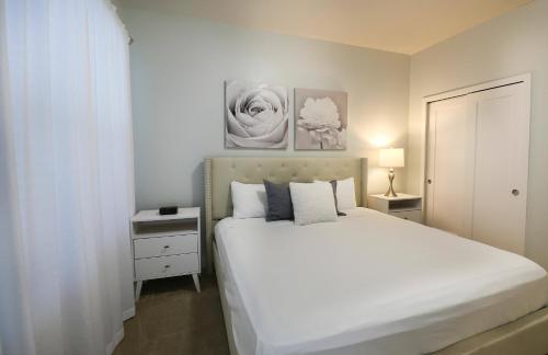 New Vacation Townhome with private pool 17528 - Tap to explore photos